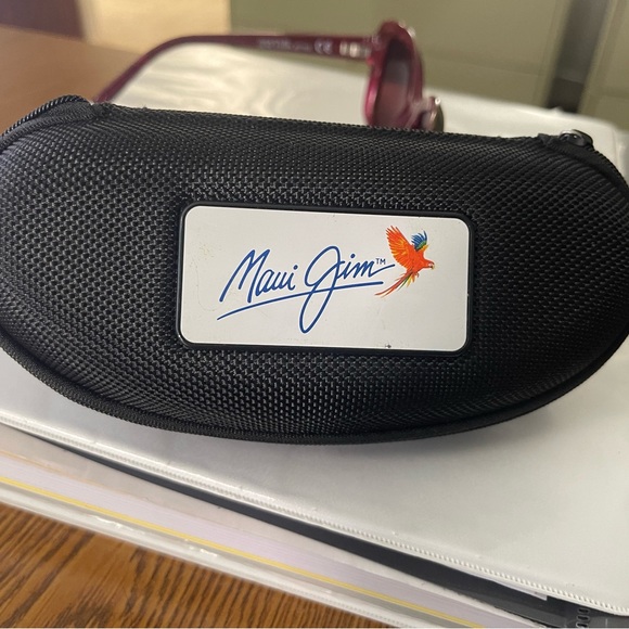 Maui Jim Women’s sunglasses - Picture 2 of 3